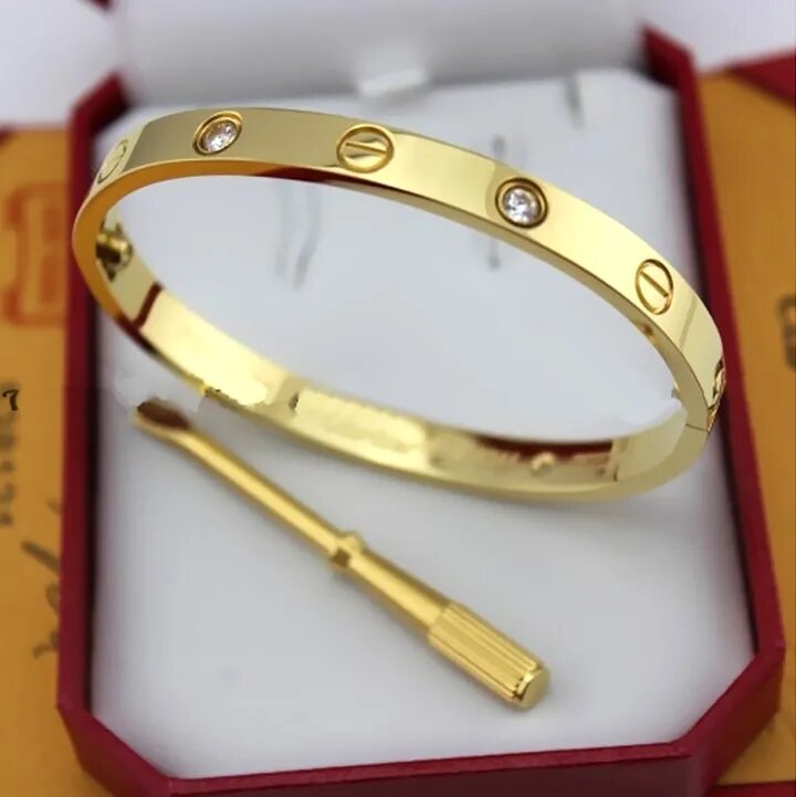 Браслет картье. Cartier love браслет. Золотой гвоздь браслет cartier. Картье браслет love small. Браслет картье лав.