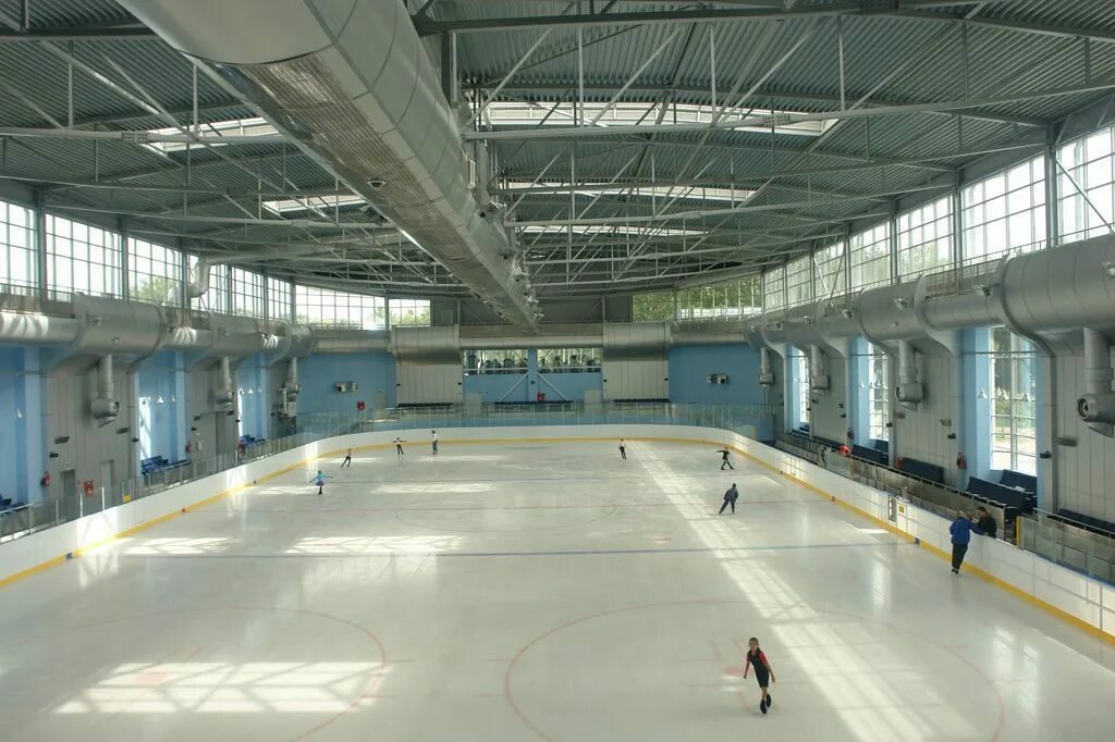 Каток крытый спб с прокатом коньков 2025. Ледовая арена таврический сад. комплекс «таврический сад» каток. крытый каток таврический сад. таврический сад каток.