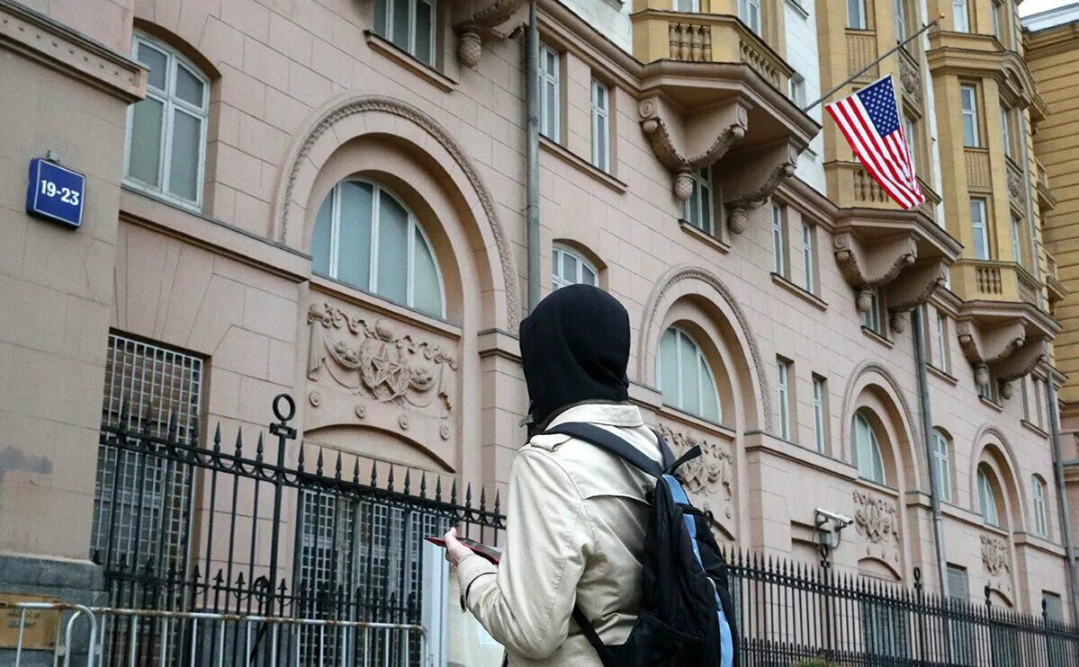 Посольство США В Москве. Генконсульство США В Москве. Посольство России в США. Посольство США В Москве сейчас.