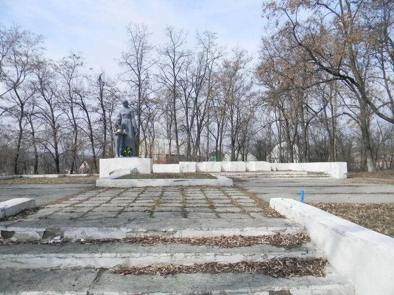 Село липцы харьковской. Село липцы харьковской. Утковка школа харьковская область. Липцы харьковская область. Бердянск покровская церковь.