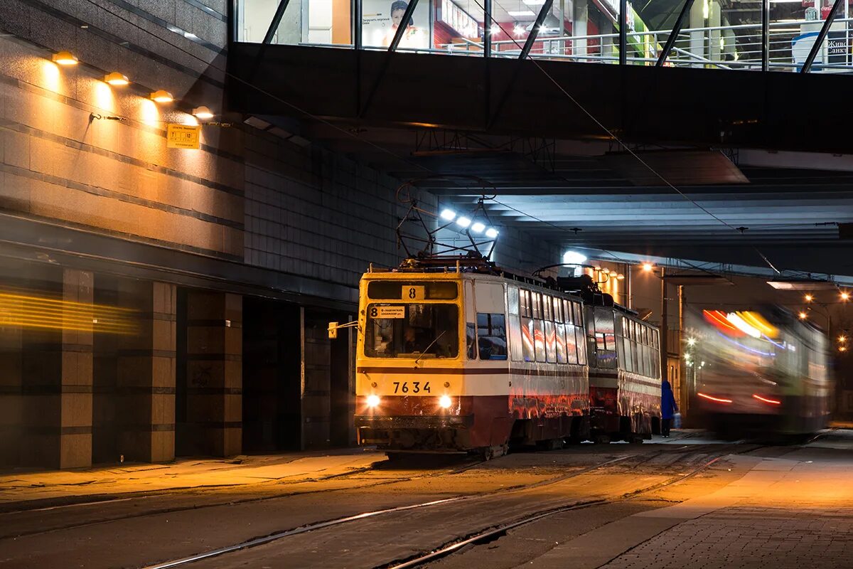 Трамвай 30 ладожская. Трамвай 30 ладожская. Трамвай чижик. Трамвай от ладожской. Трамвайное депо чижик спб.