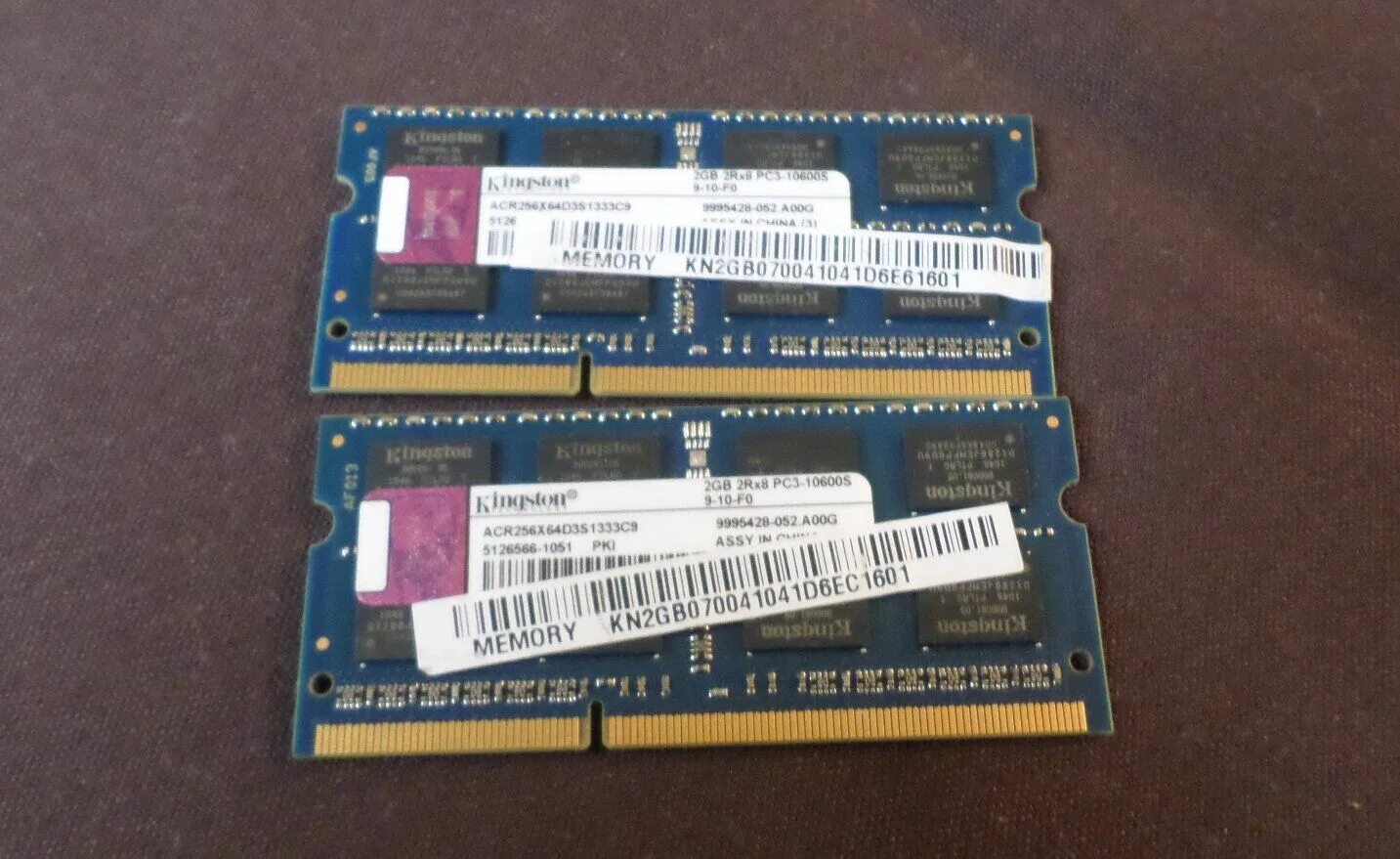 Память для ноутбука 2gb. Kingston 4gb 2rx8 pc3 10600s. Kingston 4gb 2rx8 pc3-10600s-9-10. Kingston 4gb 2rx8 pc3-10600u. Ddr3 so-DIMM 2gb Kingston pc3-10600s 1333mhz.