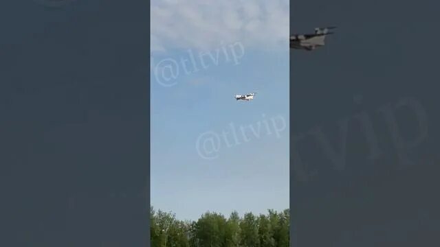 Самолет прилетел через 5 лет. Самолет прилетел через 5 лет