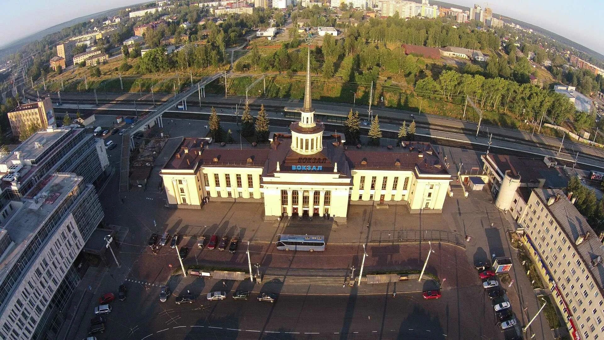 Жд петрозаводск телефон. ЖД вокзал Петрозаводск. Карелия Петрозаводск вокзал. Железнодорожный вокзал Петрозаводск, Петрозаводск. ЖД вокзал Петрозаводск Петрозаводск.