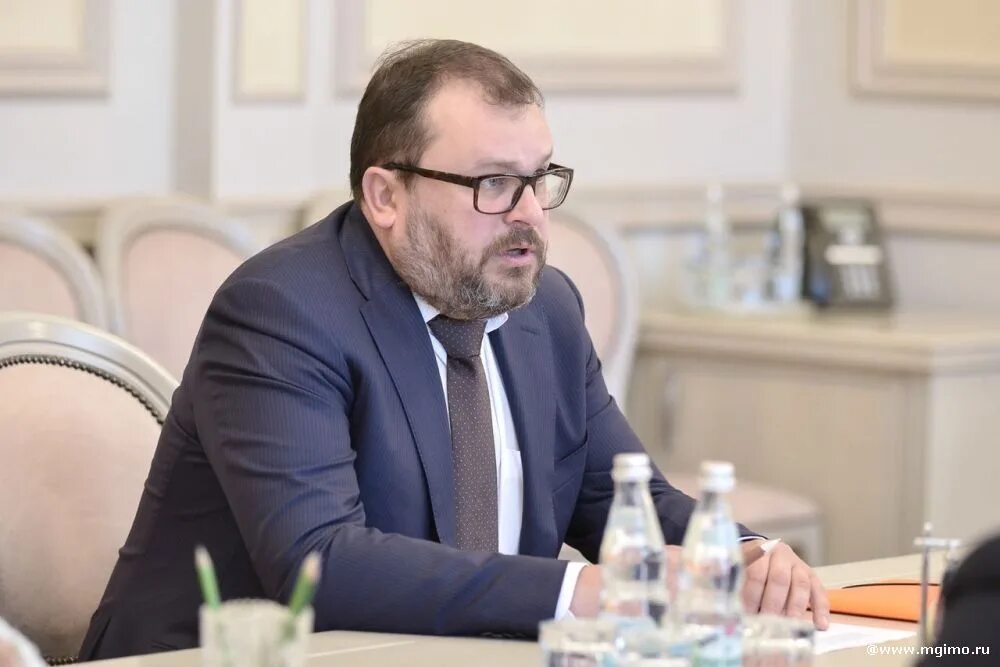 Наталья кузьмина проректор мгимо. Проректор мгимо. Проректор мгимо. Малыгин артем владимирович мгимо. Мальгин мгимо проректор.