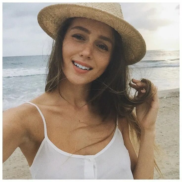 Маша лист. Маша лист. Маша лист папарацци. Мари лист и марсель. Маша приколистова.