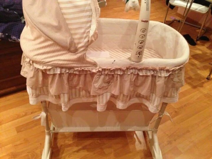 Rustic Canopy Bed for a Cozy and Vintage-Inspired Bedroom