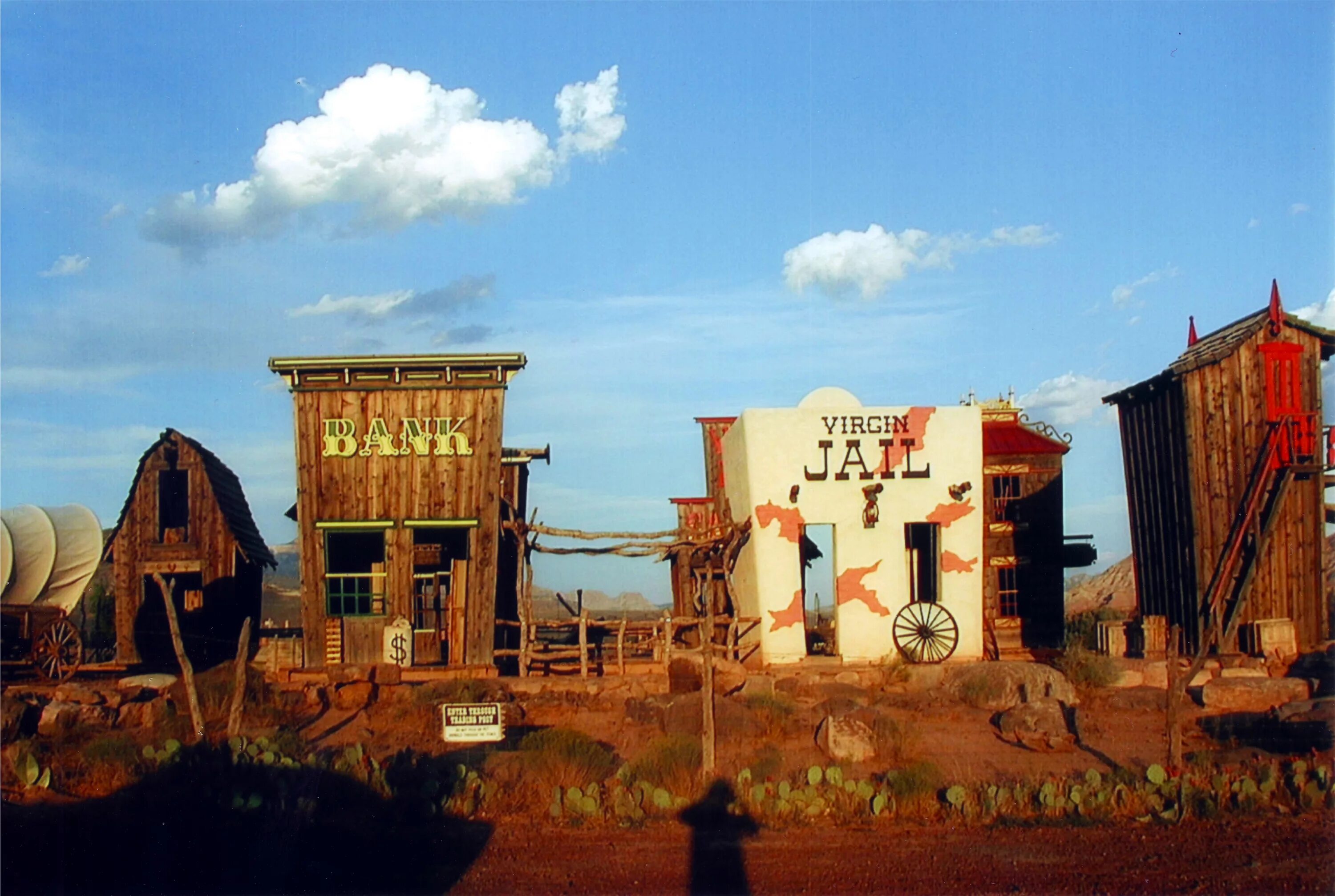 Mineral Park the Ghost Town. Минерал парк город призрак в США. Mineral Park the Ghost Town USA. Минерал парк город призрак в США фото.