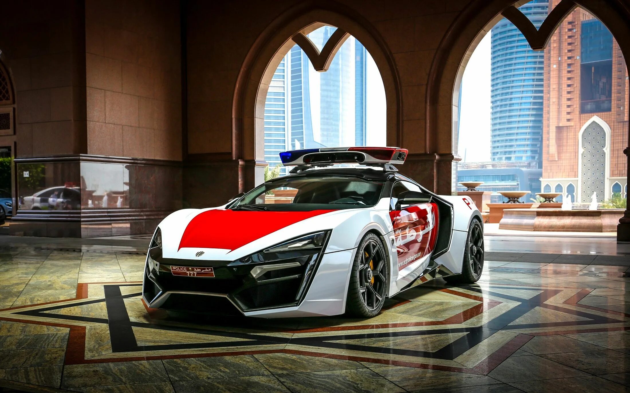 Lykan Hypersport полиция. Lykan Hypersport полиции Дубая. Суперкар Lykan Hypersport. Lykan Hypersport, Абу-Даби. Fast cars superstars reverend haus