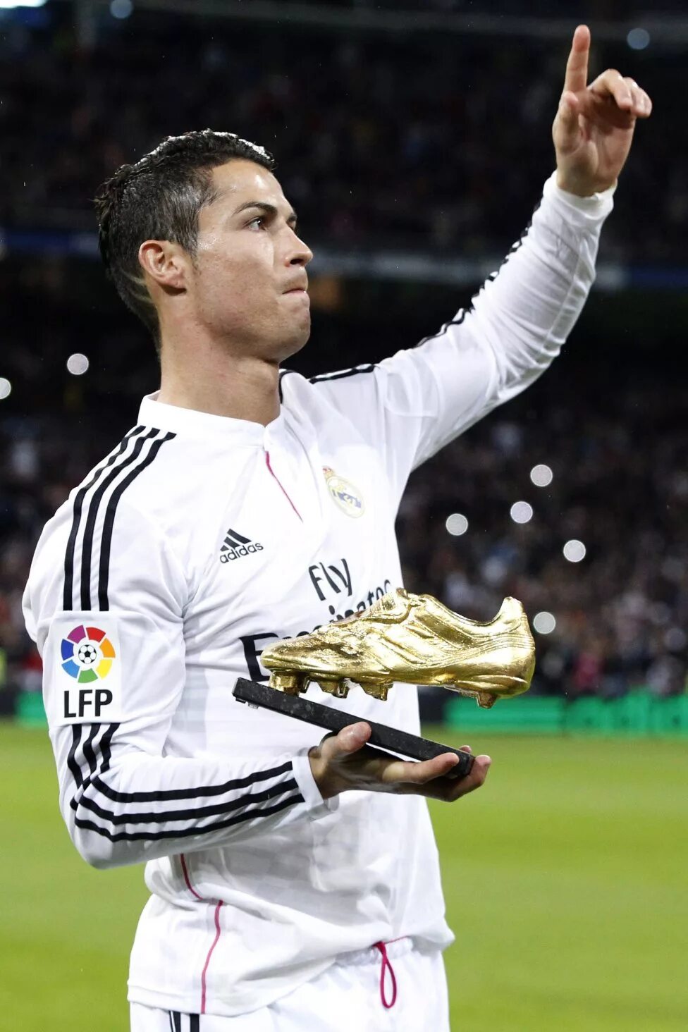Криштиану Роналду Золотая бутса. Ronaldo Реал Мадрид Золотая бутса. Cristiano Ronaldo Золотая бутса. Криштиану Роналду Золотая бутса 2011.