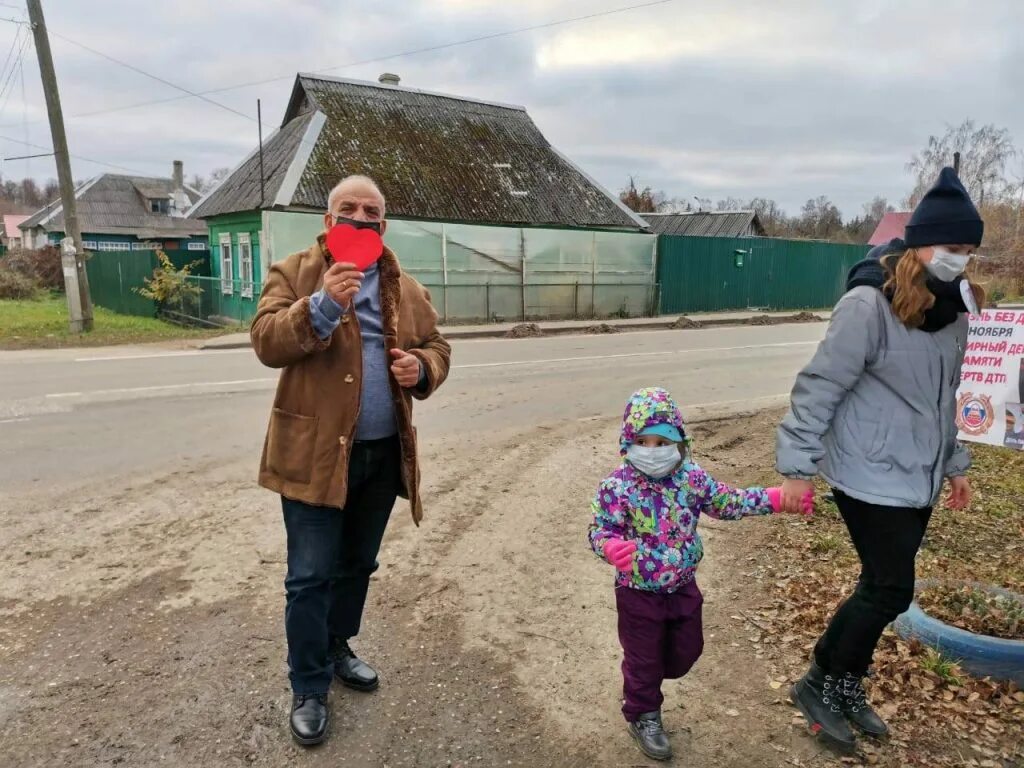 Погода козельск на 10 дней калужская область. Сотрудники ГАИ Козельск. Авария Козельский район. Козельский район деревня дол. Козельск десятчик 2013 года.