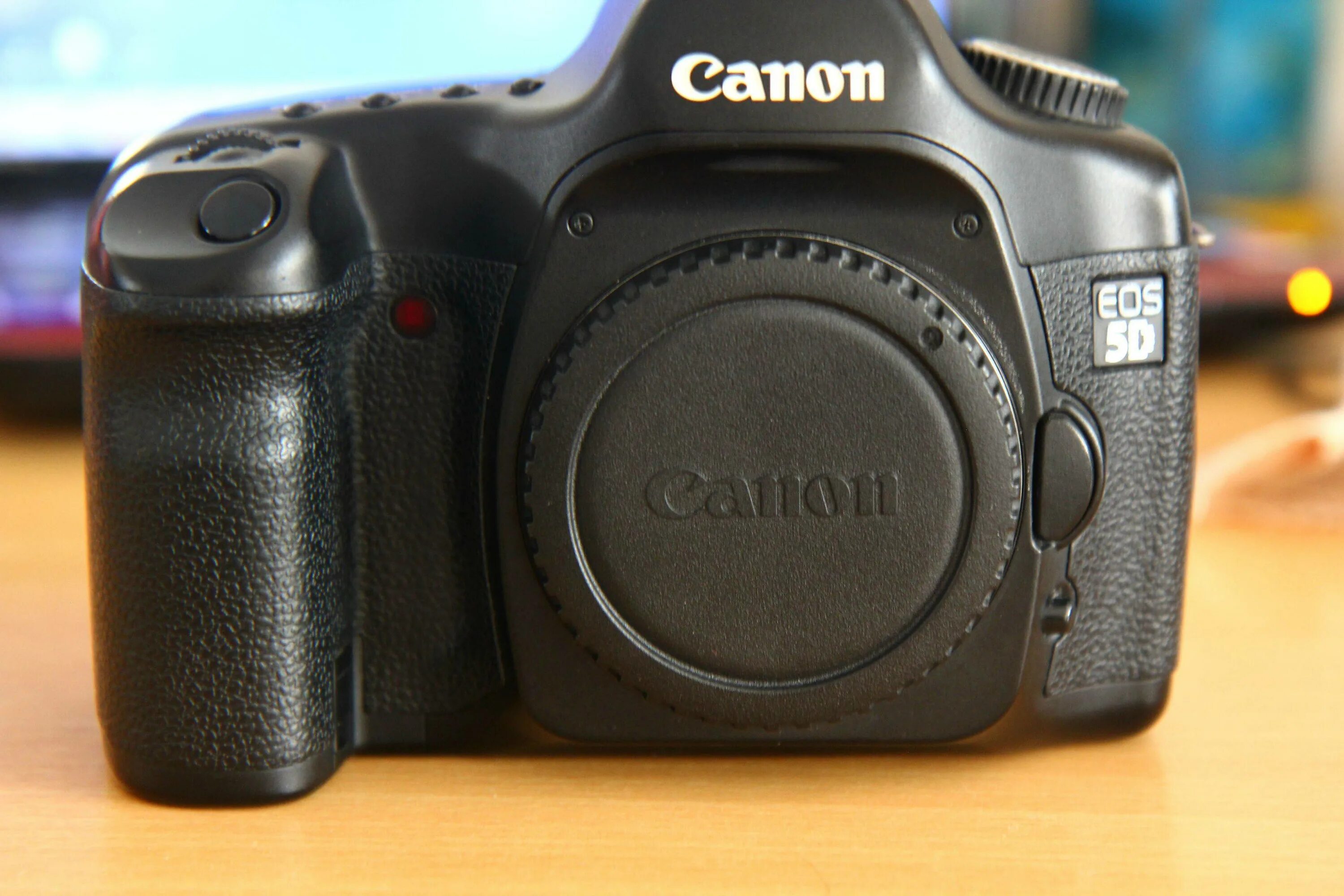 Canon 5d vs 5d mark. Canon 5d Mark 1. Фотоаппарат Canon 5d Mark 3. Canon Mark 5. Canon EOS 5d Mark IV.