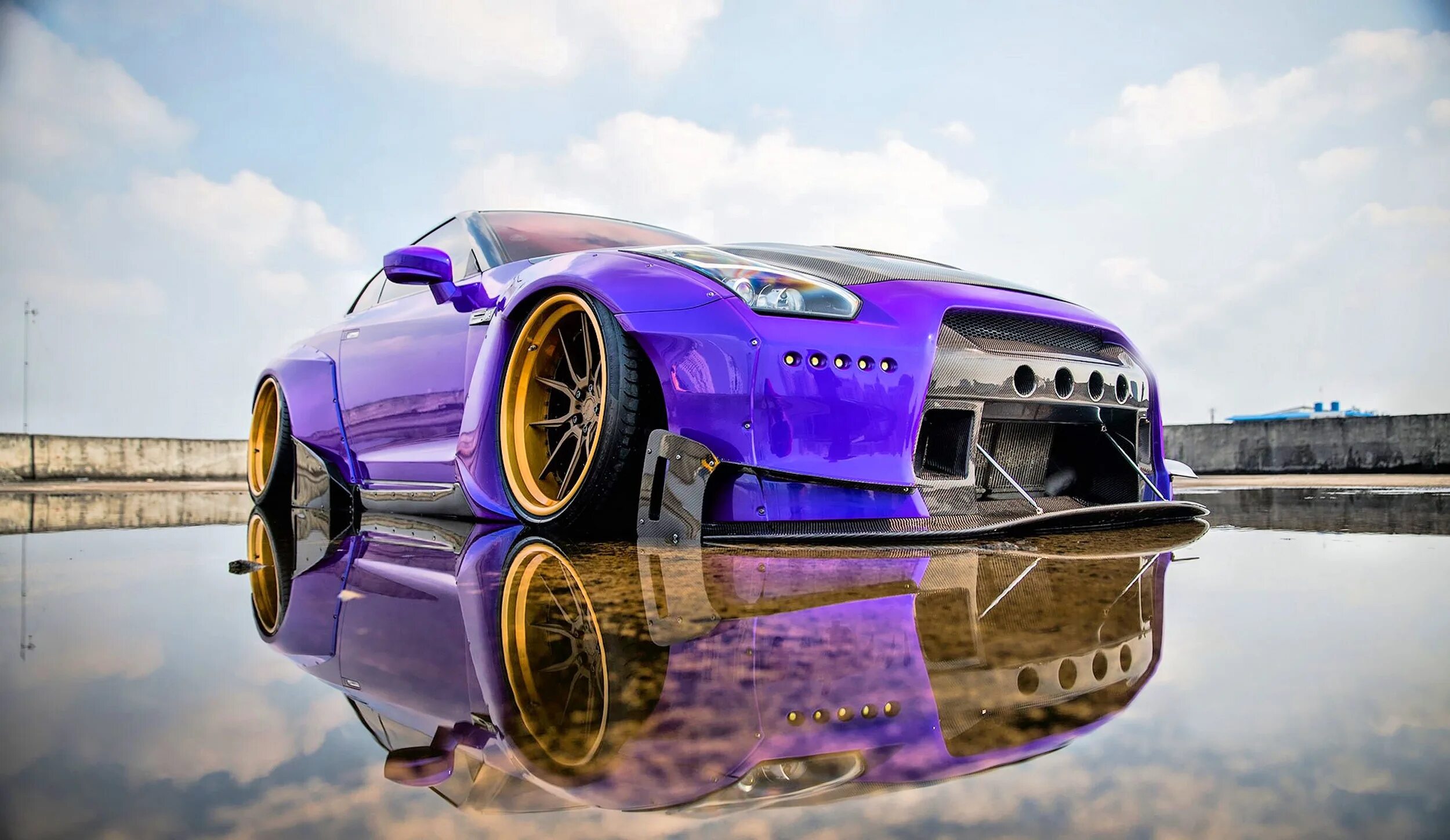 Mode tuned. GTR r35 фиолетовый. Nissan GTR r35 Purple. Nissan Skyline r35 GTR фиолетовый. Nissan GTR r35 неон.