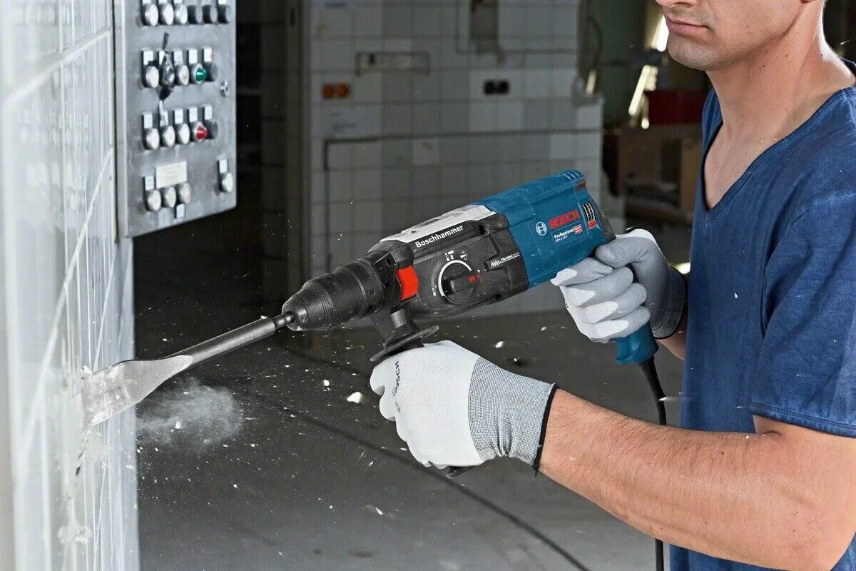 Перфоратор клерка. Bosch gbh 2-28 f. перфоратор bosch gbh 2-28 кейс. дрель перфоратор. дрель для бетонных стен.