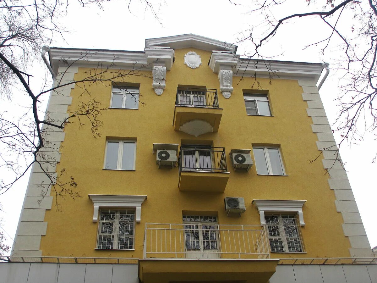 Фонд капитального ремонта многоквартирных домов воронежа. Фкр воронеж. Улица градского. Дом с летающей девочкой воронеж. Сталинки в брянске.