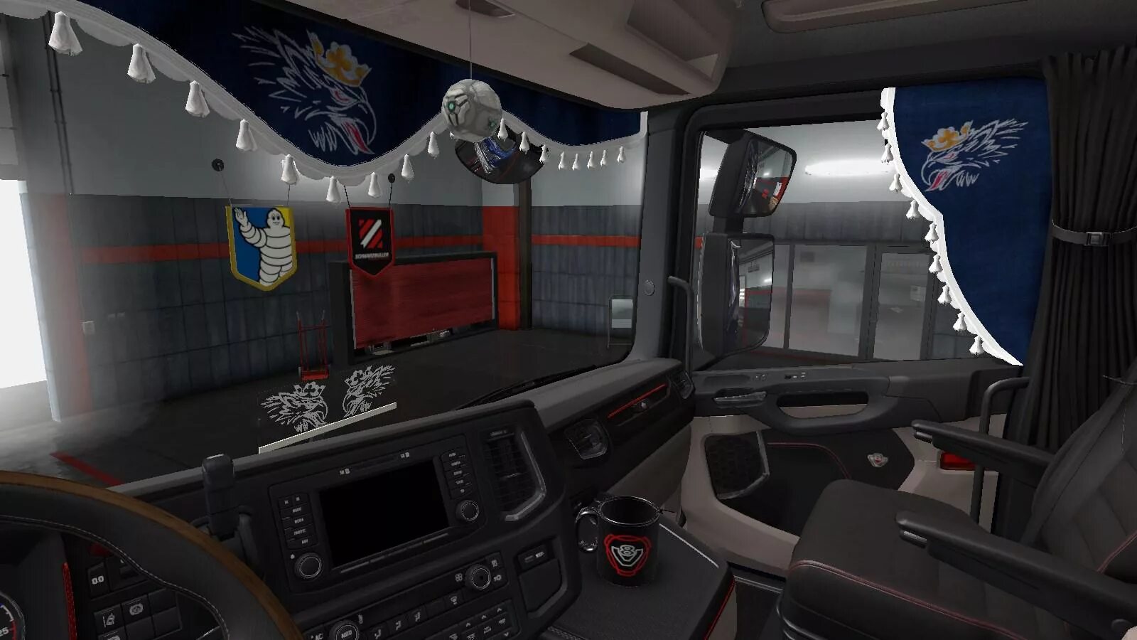 боковые шторки скания етс 2. 39. 36 шторки для daf xf 105. шторки для даф 105 етс 2. ламбрекены для даф 105 етс 2.