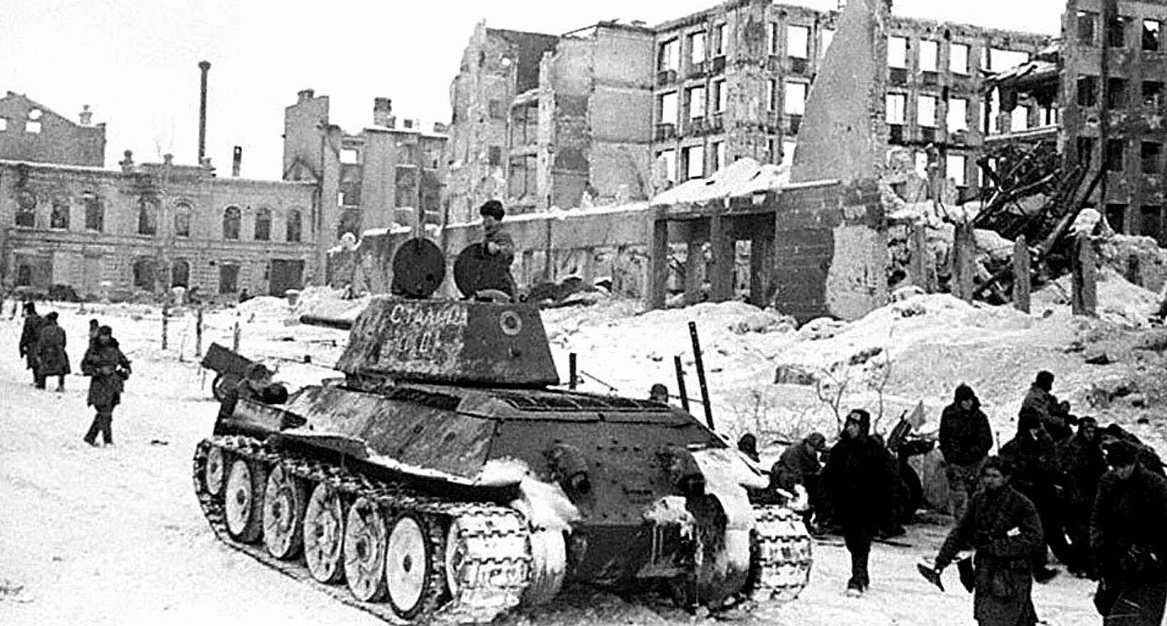 сталинградская битва танк. танки т 34 в бою сталинград. битва за сталинград танки. т-34 в сталинградской битве. т-34 под сталинградом 1942.