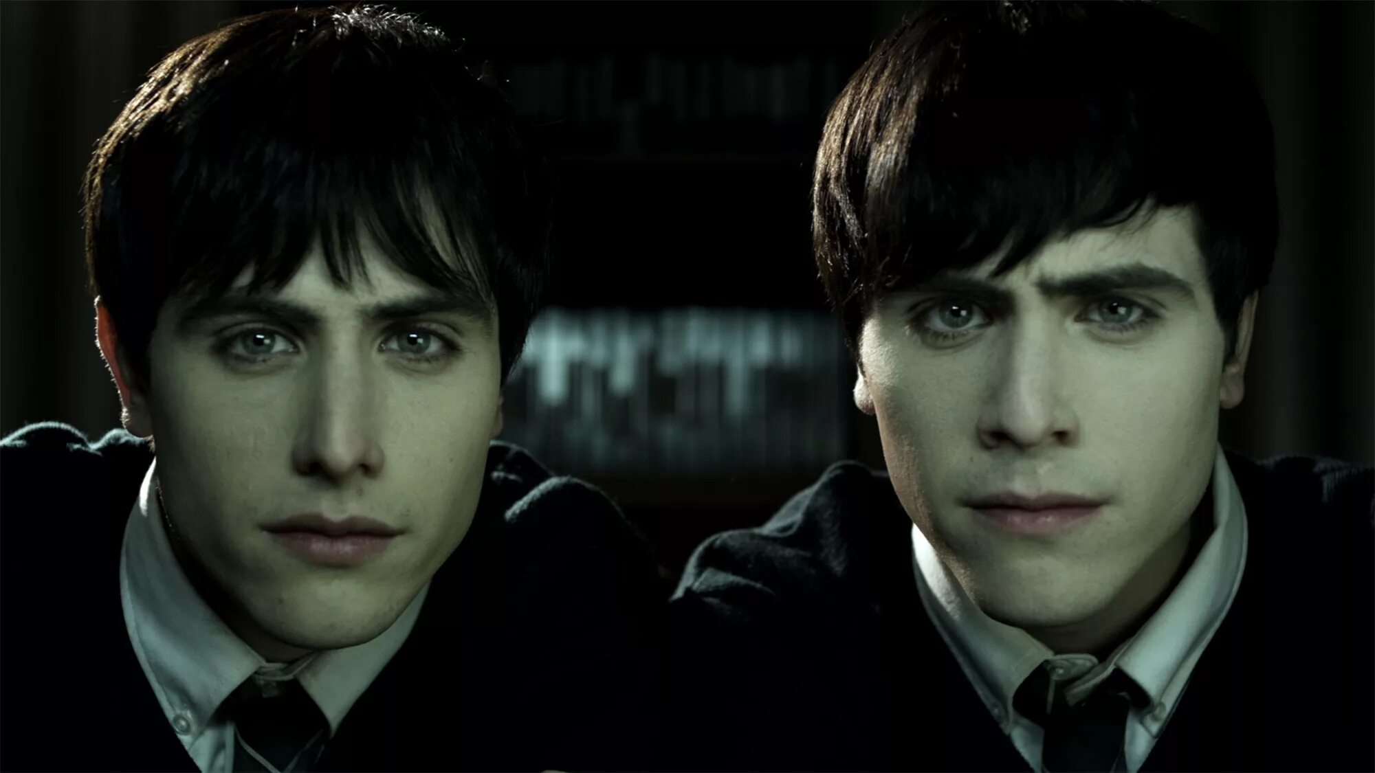 Российский фильм про братьев близнецов. Как называется про двух братьев близнецов. Легенда 2015 ронни крэй. Пенелопа крус братья из гримсби. Легенда 2015 реджи крей.