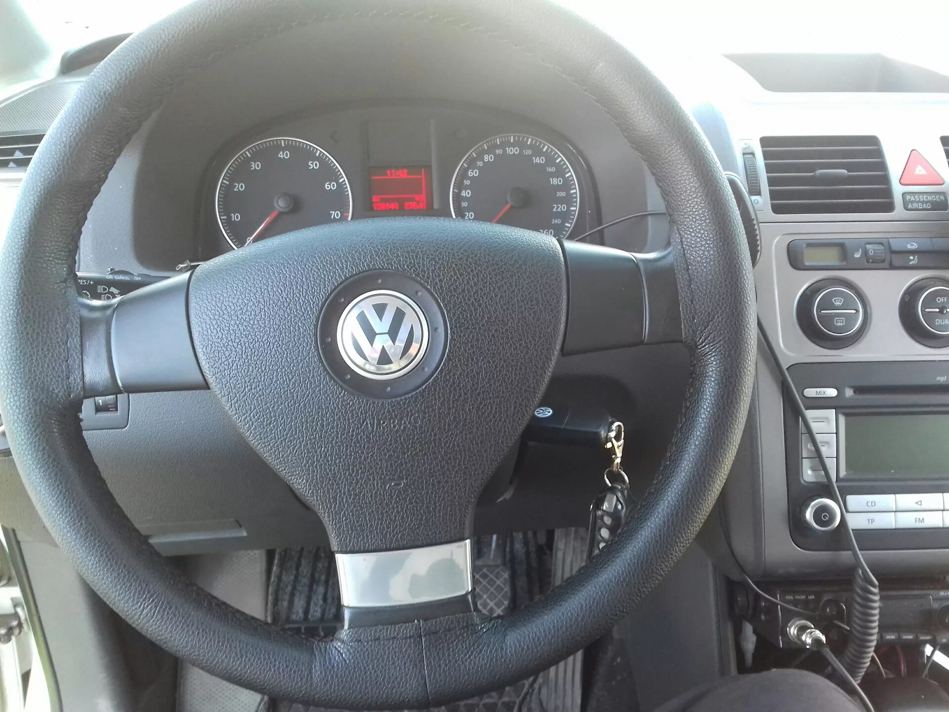 Как снять руль туран Эволюция рулей одного TOURAN Volkswagen Touran (1G), 1,9 л, 2009 года тюнинг D