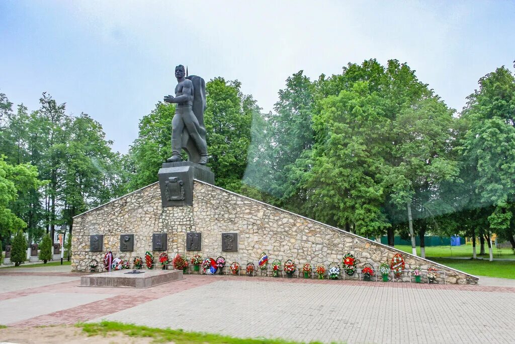 калужский мемориал. калужский мемориал. деревня зайцева гора калужская область. калужская область балабаново мемориал. мемориальный комплекс калуга ждамирова.