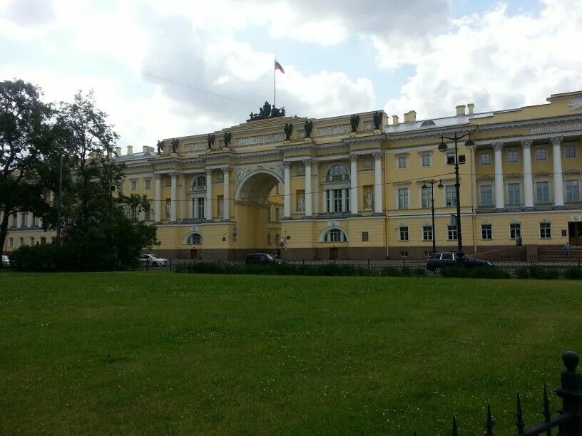 Государственных спб. Санкт-Петербургский государственный университет. СПБГУ институт Питер. Санкт-Петербургский государственный университет здание. Здание университета СПБГУ.