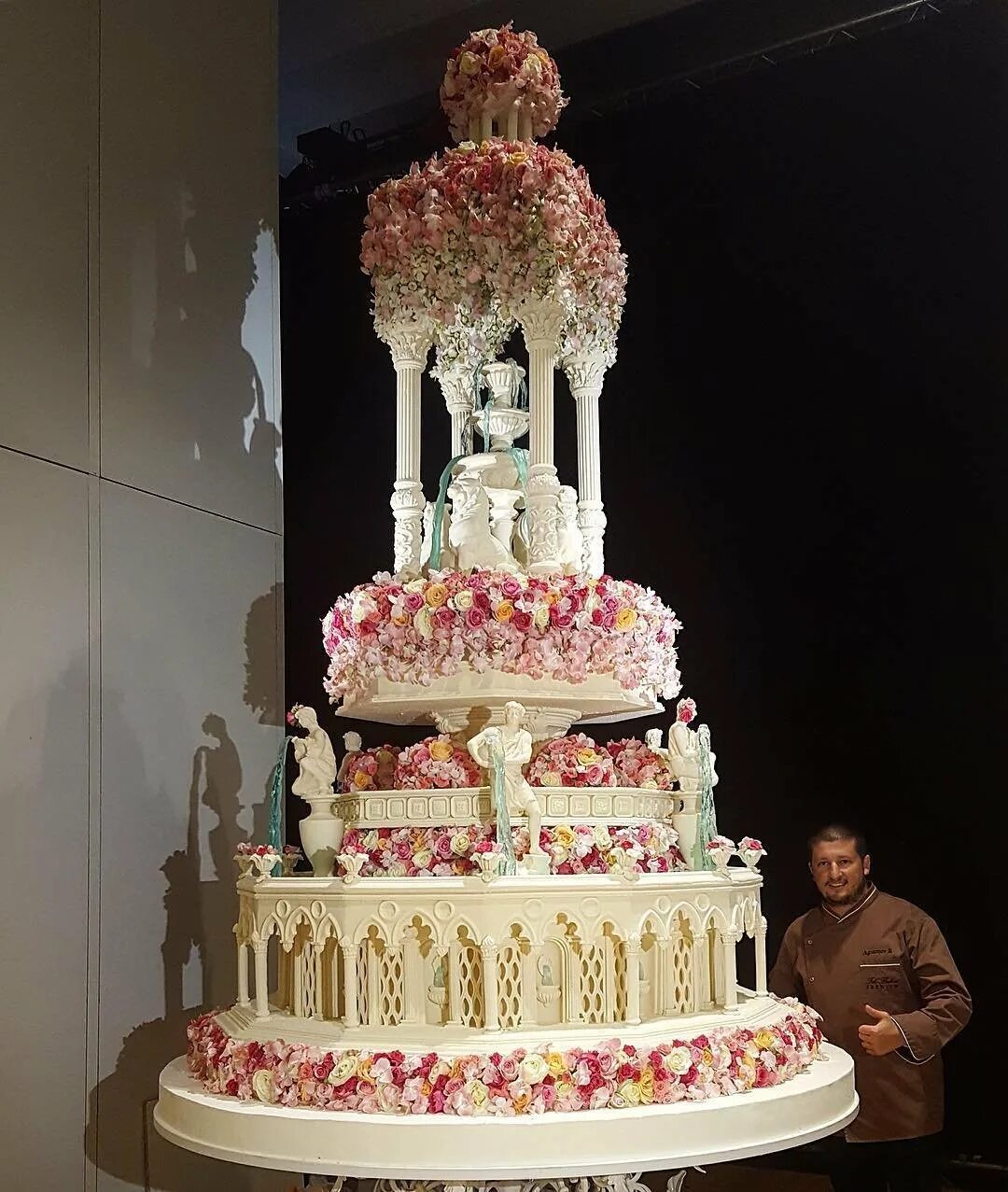 самый дорогой торт рената агзамова. торты шедевры рената агзамова. шедевры агзамова. шедевры агзамова. самый высокий торт рената агзамова.