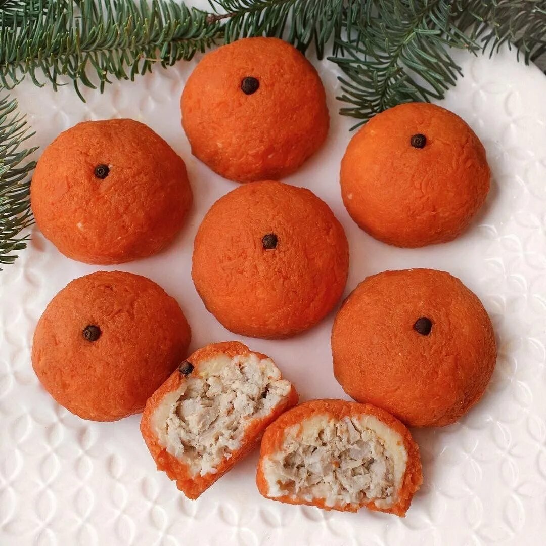 мандариновый салат на новый год. мандариновый салат на новый год. мандариновый салат на новый год. сырная закуска мандаринки. морковные мандаринки.