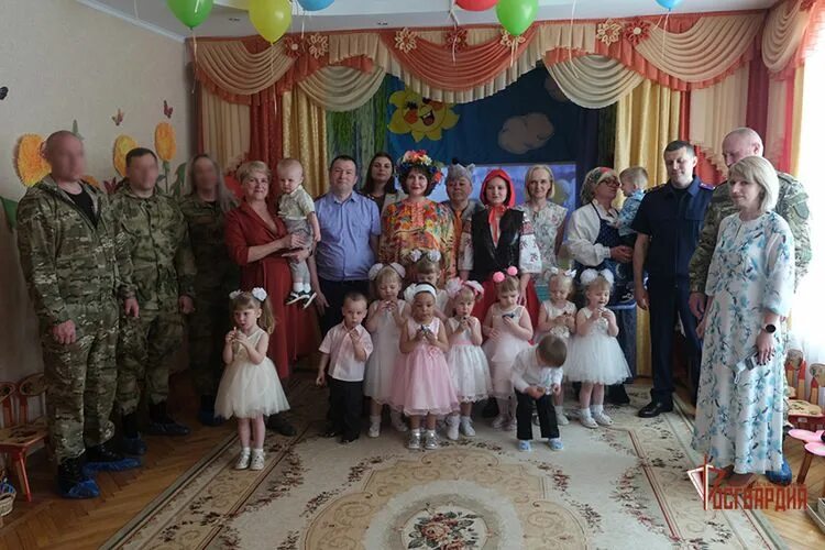 Сотрудники следственного управления поздравили подшефных воспитанников с Междуна