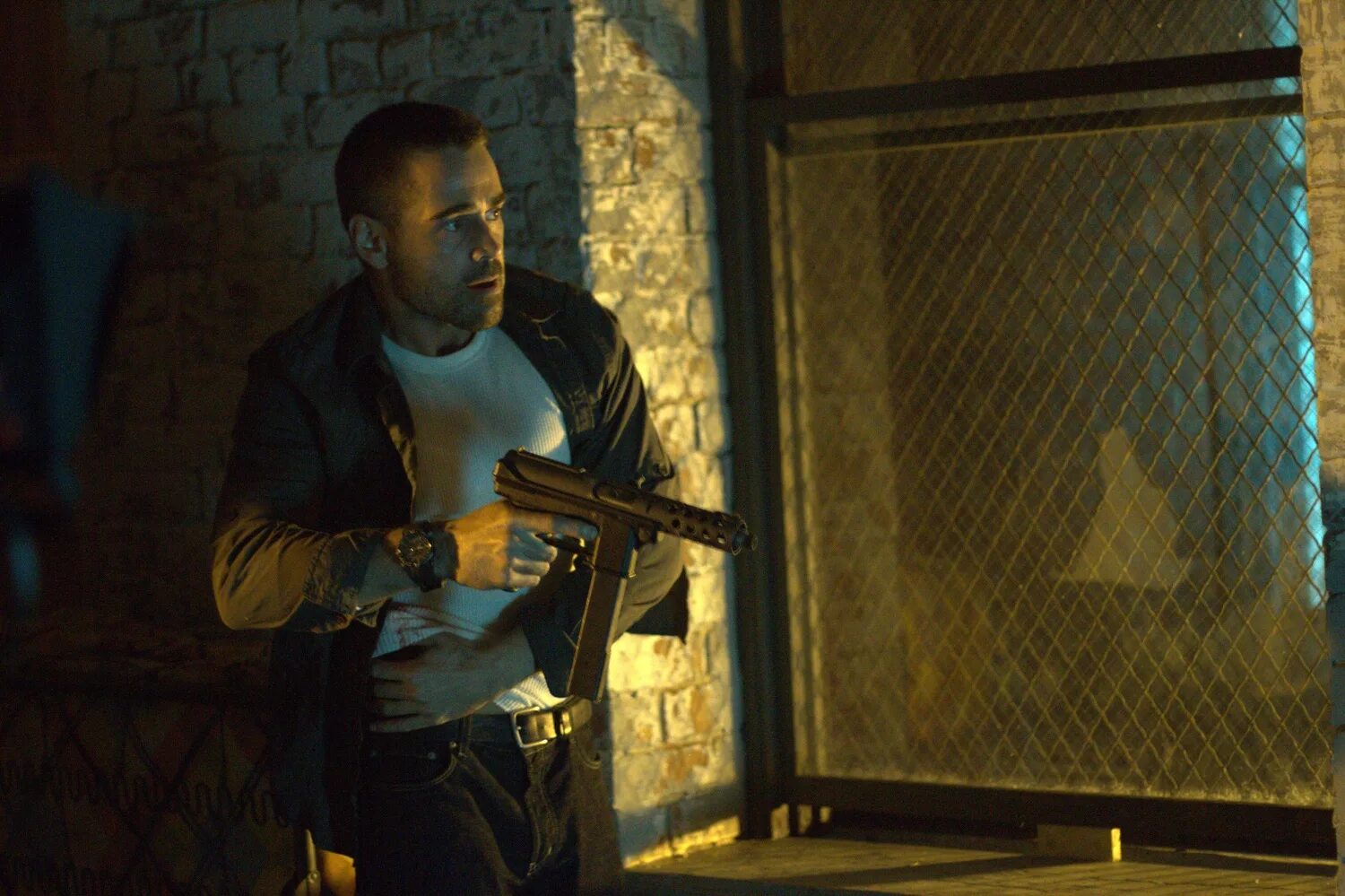 1 меньше 2012. Колин фаррелл в боевике. 1 меньше 2012. Одним меньше (2012) колин фаррелл. Одним меньше (2012).