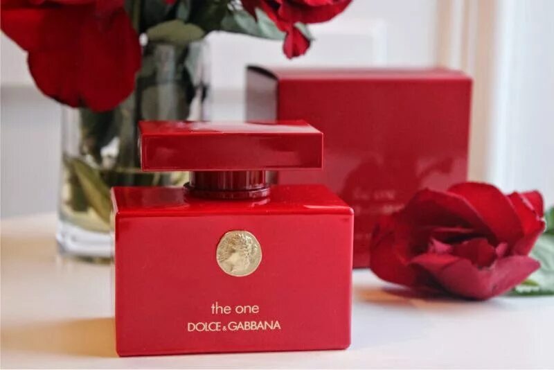 Дольче габбана вишня духи. D&G the one Collector s Edition жен 75ml EDP 2014г.. Dolce Gabbana the one Collector Edition. Дольче Габбана духи красный флакон. Дольче Габбана красная коробочка.