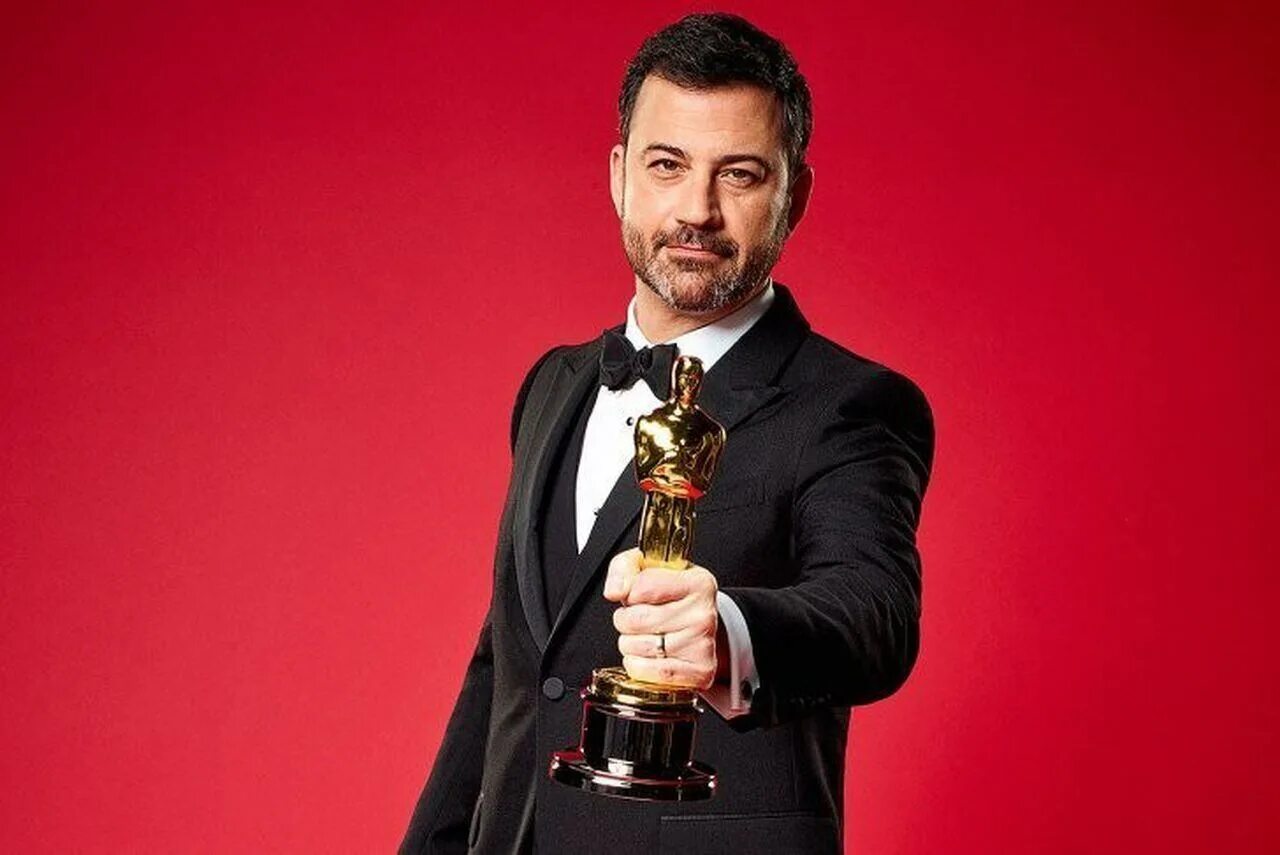 Оскар с субтитрами. Jimmy Kimmel 2020. Оскар. Большой Оскар. Человек с наградой.