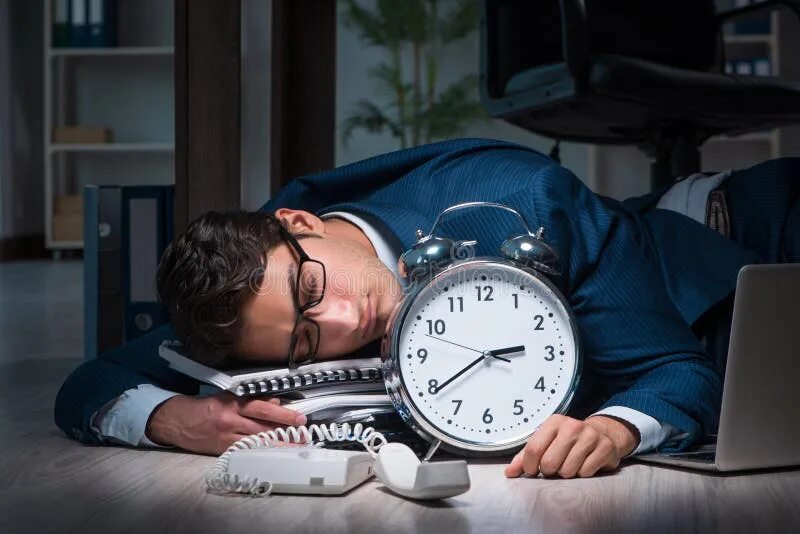 Overtime 2. Working long hours. work overtime. что такое доп часы работы. очень долго часы.