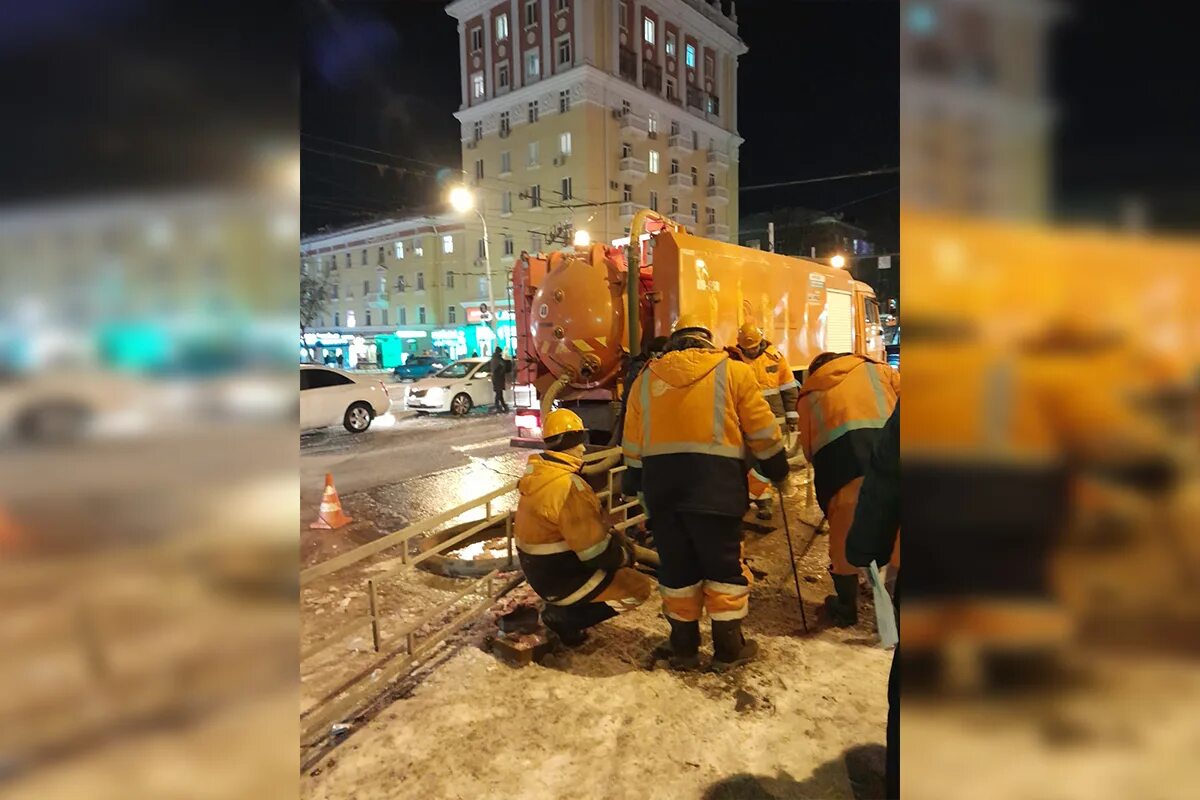 Прорыв трубы. Прорывы труб на дорогах. Коммунальная катастрофа. Авария на водоводе. Уфа прорыв.