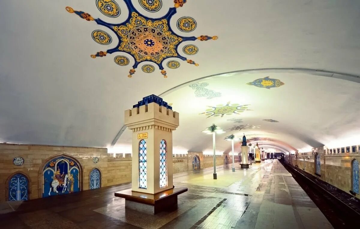 Кремль казань станция метро. Казанский метрополитен 2005. Метро казани самое. Станции метро казань. Метро казани самое.