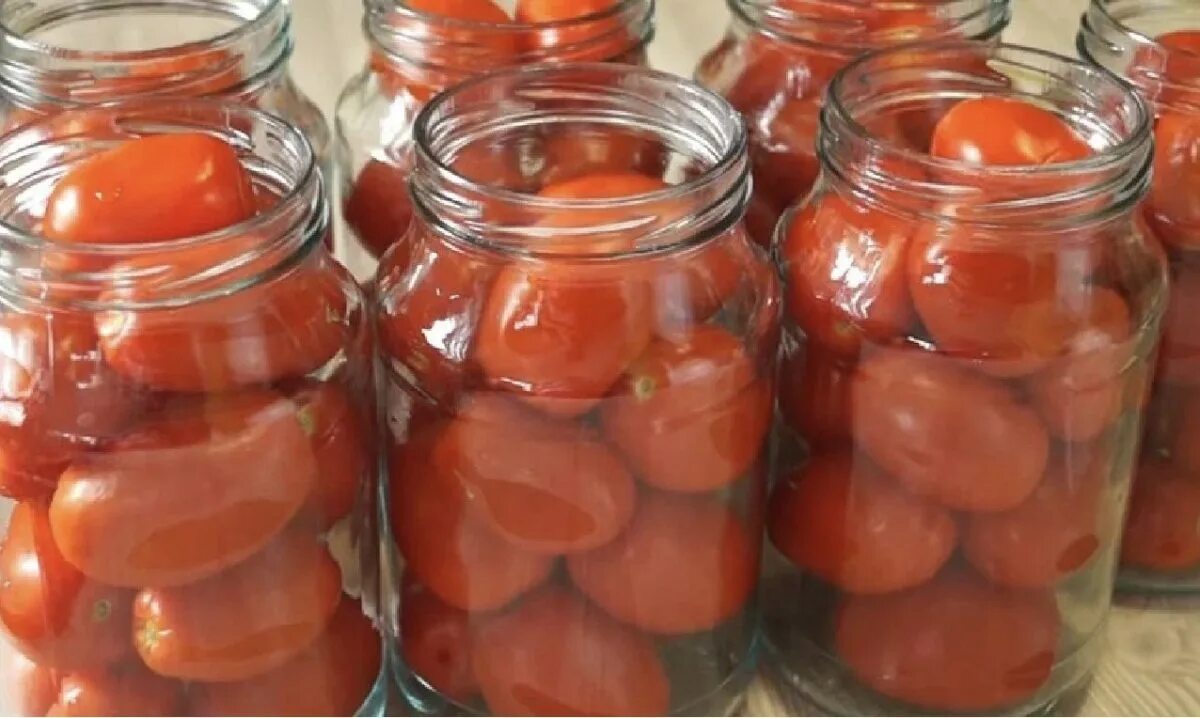 Рецепт самых вкусных томатов на зиму. Вкусные помидоры на зиму. Заготовка помидор на зиму. Сладкие помидоры на зиму. Консервированные помидоры.