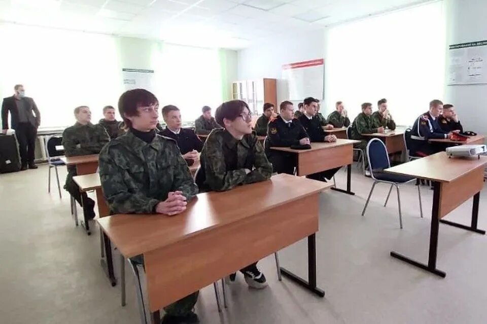 Спортивно патриотический центр гвардия. Учебный центр авангард семибратово. Патриотизм среди молодежи. Центр авангард военно патриотический ярославль. Патриотический центр ярославль.