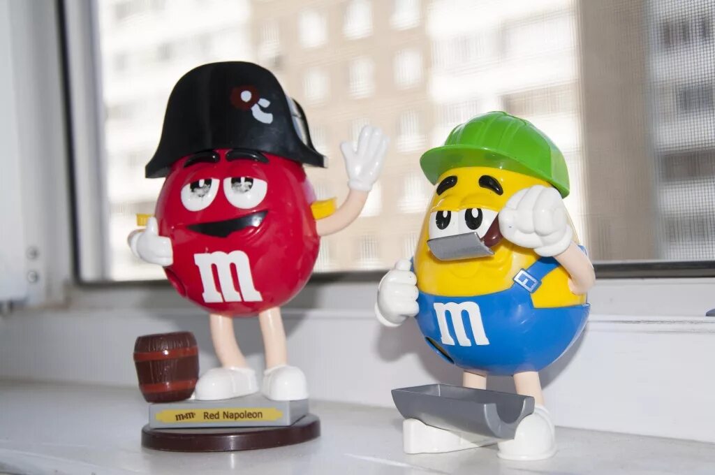 Ммдемс цена. Фигурка m m's. M&M игрушки. Игрушка м энд ЭМС. Игрушка Эмемдемс.