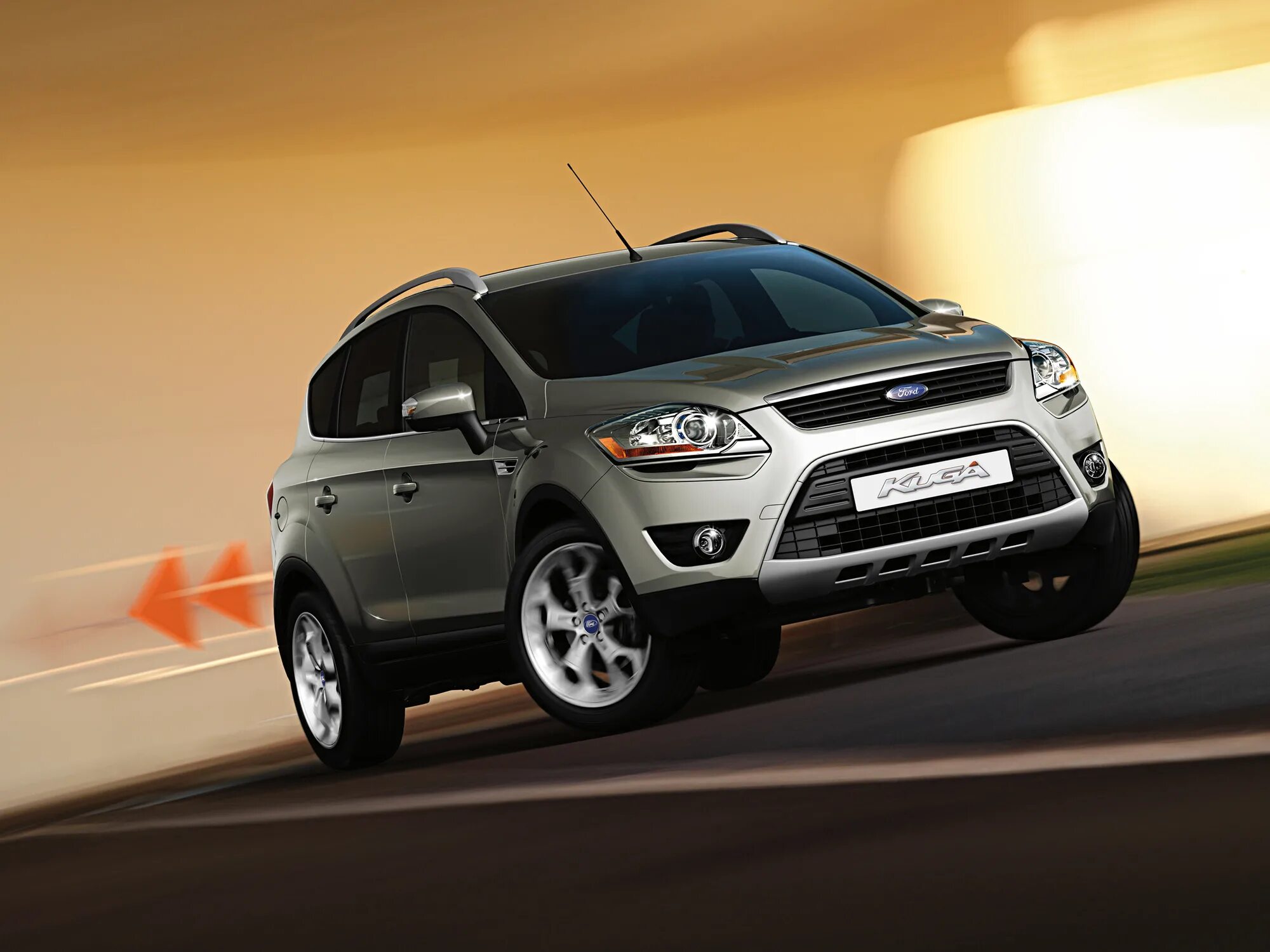 Какая куга лучше. Ford Kuga 1. Ford Kuga 2008. Ford Kuga 2008-2012. Форт Гуго 1паколение.