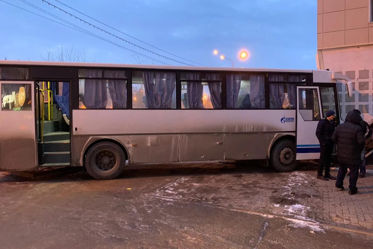 бородатый вахтовик. вахтовики фото. песцовское месторождение. автобус авария сегодня уфа цюрупа. уфа вахтовики.