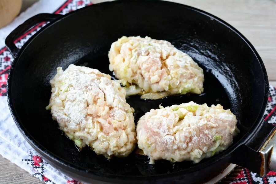 голубцы в разрезе. голубцы с фаршем и рисом в мультиварке. голубцы мясные. голубцы с фаршем и рисом в мультиварке. голубцы овощные.