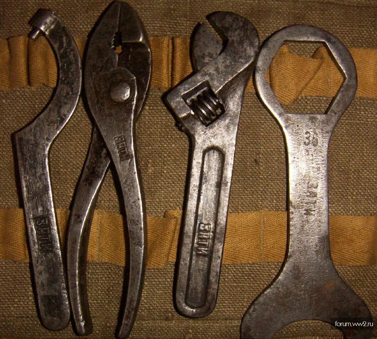Ключ к4м. Ключ м72. ключ зажигания м72. штатный инструмент мотоцикла м 72. ключи гаечные ява 638.