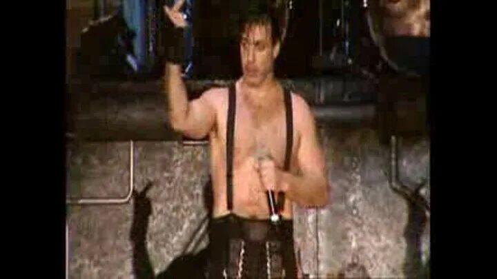 Перевод песни rammstein moskau. Rammstein in moscow 2004. раммштайн в 2004 году.