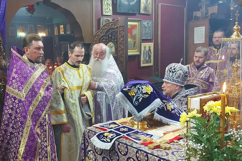 Литургия воздвижения креста. Церковь мурманск служба. праздник воздвижения креста господня в 2025 фото. телеканал спас епископ.