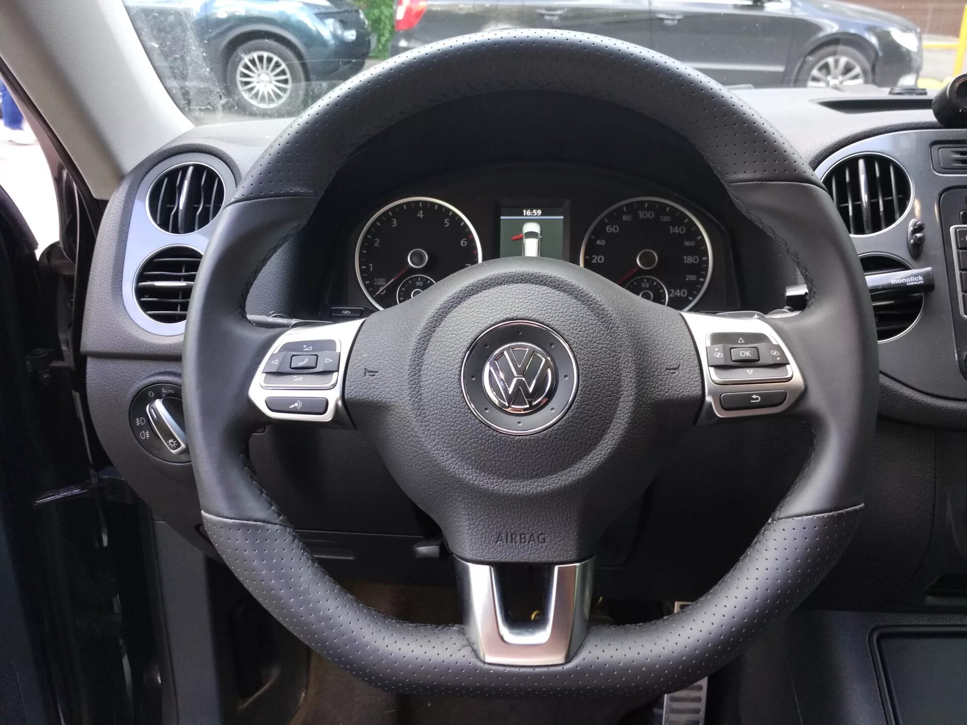 Руль r line. Руль фольксваген тигуан 1. руль r line tiguan. руль тигуан 1 r line. руль volkswagen tiguan r line.