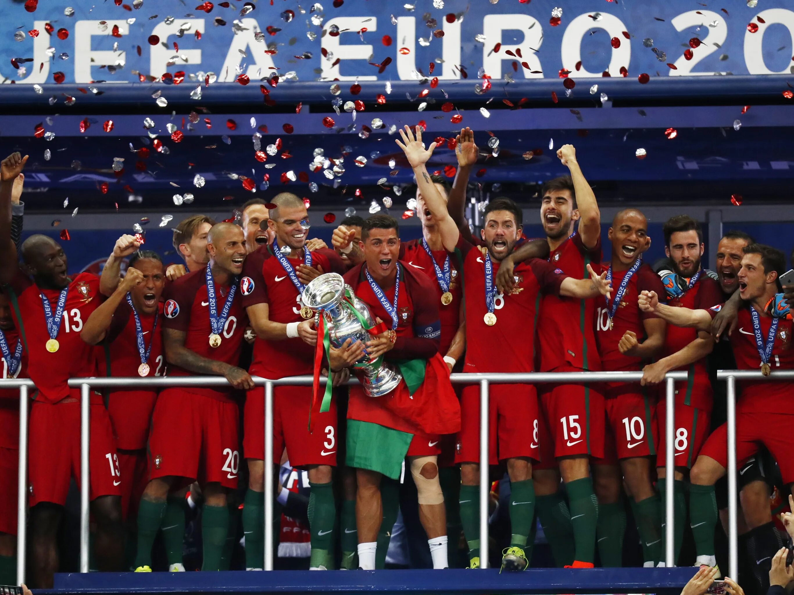 Сборная италии по футболу евро 2020. Чемпион европы. Сборная испании чемпионы европы. Италия чемпион европы 2021. Сборная италии 2024.