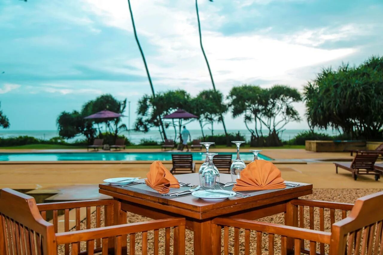 Оак рау бич шри ланки. Oak ray haridra beach resort) 5* шри-ланка, калутара. Oak ray haridra beach resort шри-ланка. Oak ray haridra beach resort 5* (ваддува). Ray beach.