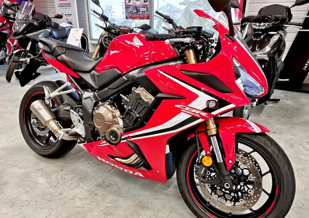 Хонда cbr650r. Хонда СБР 650р. Хонда СБР 650r красный. Хонда 650 кубов.