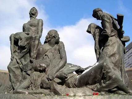 Множество жителей и защитников города нашли