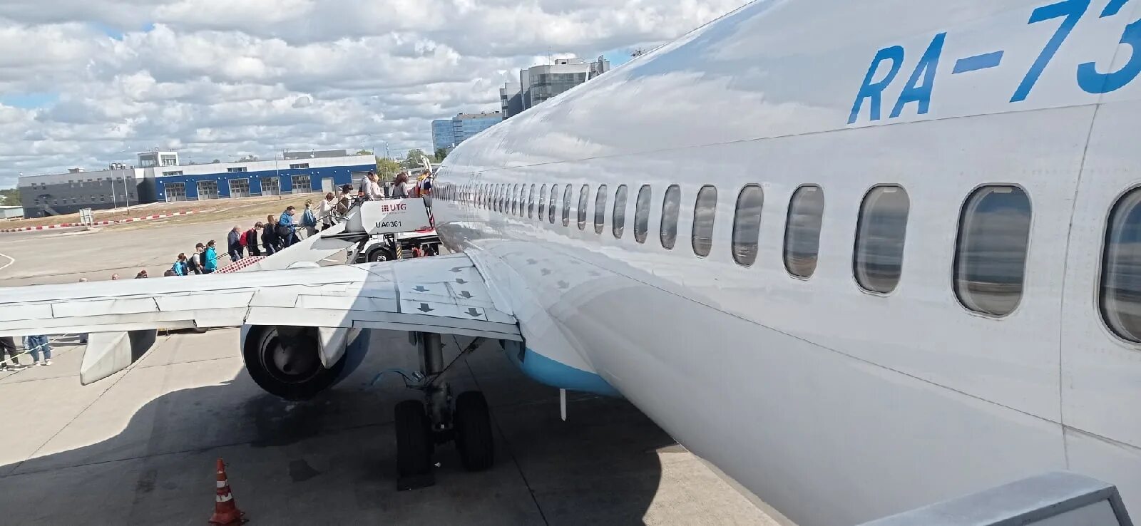 Авиа томск новосибирск. Самолет сибирь s7. Закрытие аэропортов картинки. Авиа нижний новгород минск. Аэропорт великий новгород.