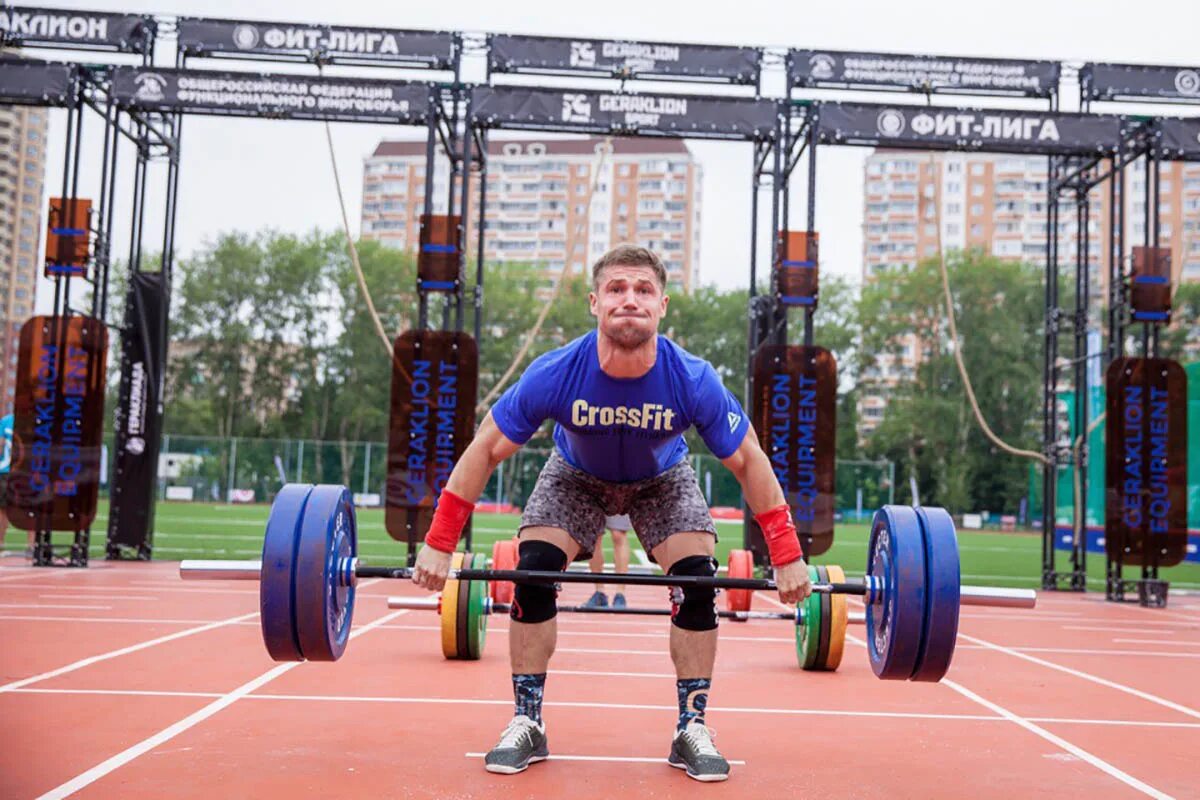 Александров спортсмен. Александр Ильин кроссфит. Александр многоборье. Функциональное многоборье. Функциональное троеборье.